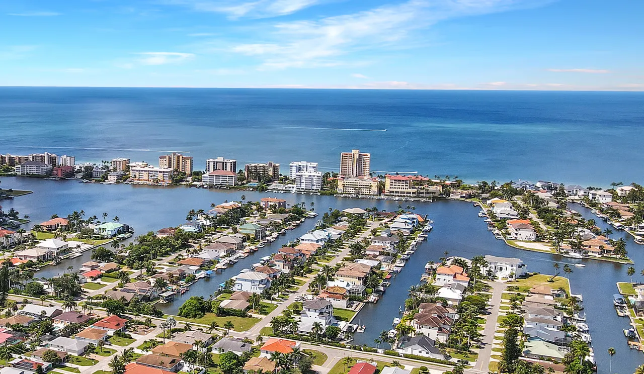 Prime Locations: Where Walkability Meets the Florida Lifestyle