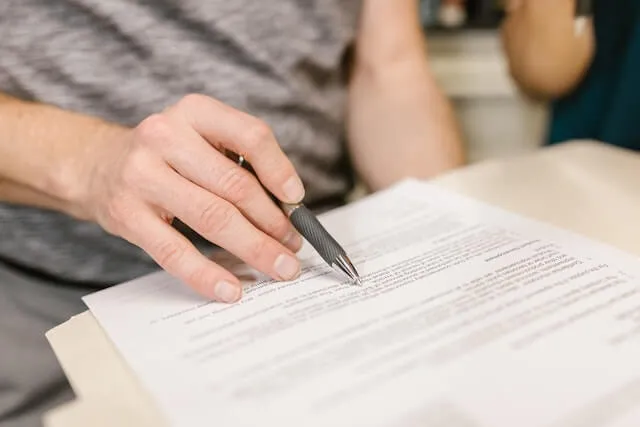 Breaking a Lease in Florida: Early Termination, Military Clause, and Subletting Rules