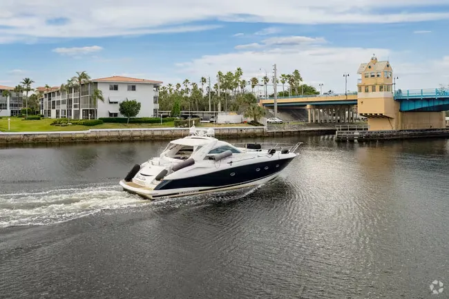 Top Neighborhoods for Families in Deerfield Beach
