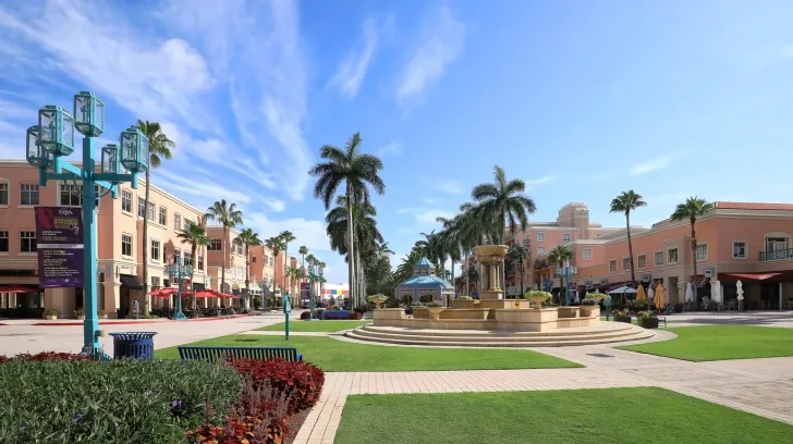 Central Boca Raton – Balanced City-Suburban Living