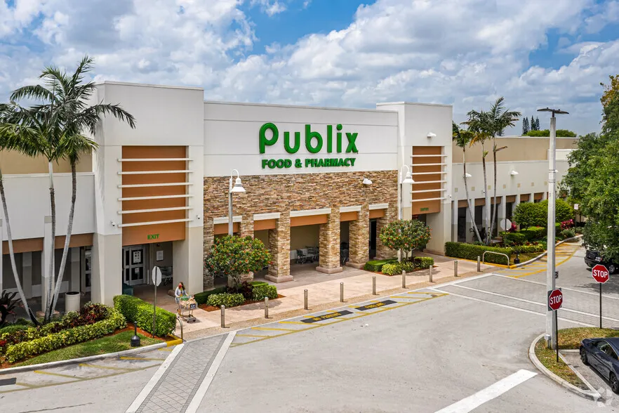 The Polo Club Shoppes Publix 