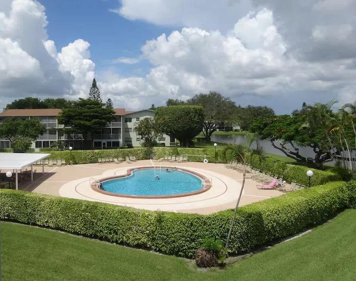 Lawn, pool & pest control: who pays in Palm Coast SFHs vs. Boca/Deerfield condos/townhomes