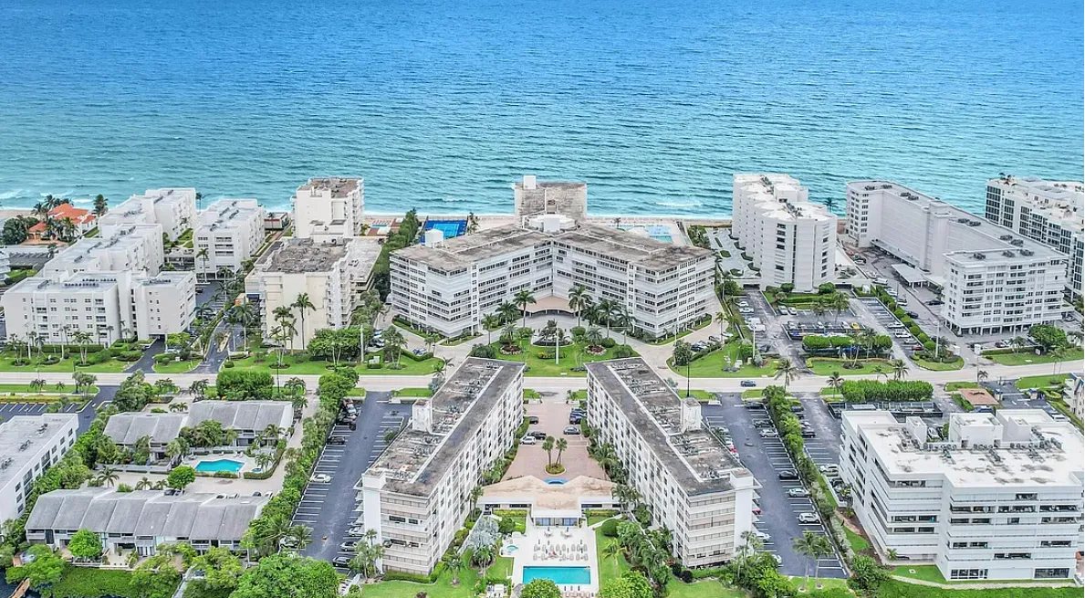 Palm Coast Single-Family Homes: Fewer HOA Rules, City Codes Set the Standard