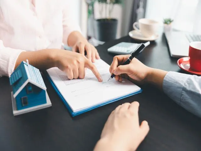 Questions Before Signing a Lease: A Florida Renter's Checklist for Palm Coast and Deerfield Beach