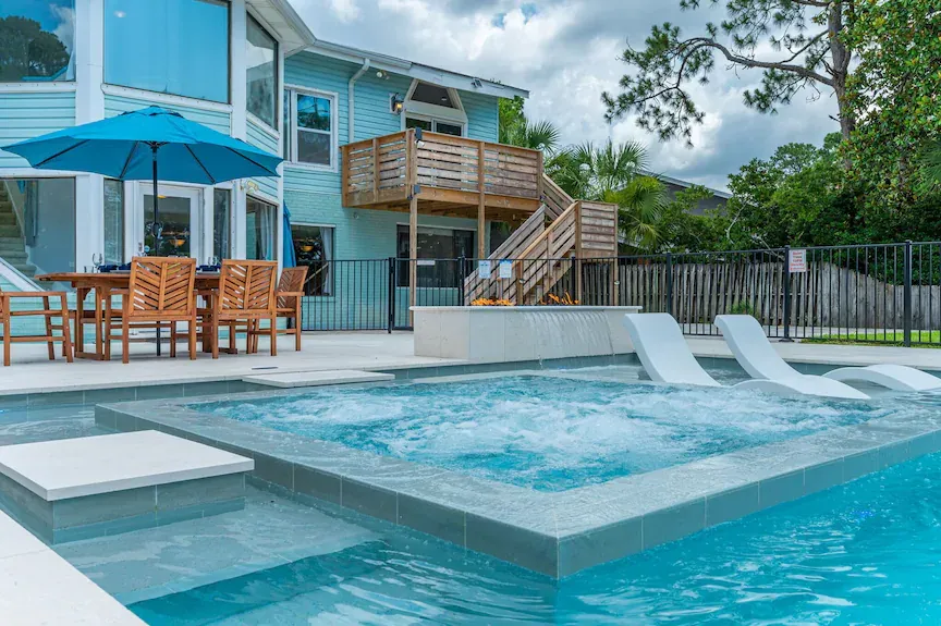 Who Pays for What? Water, Lawn, Pool and Electricity in Florida Rentals