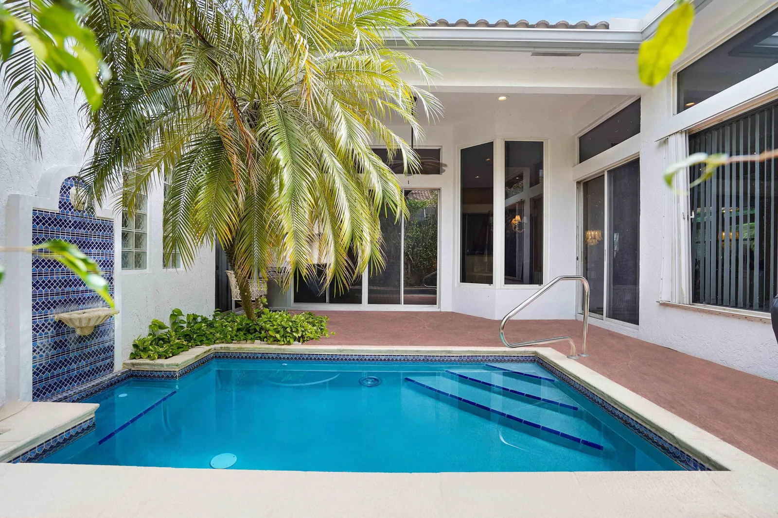 luxury rentals boca raton