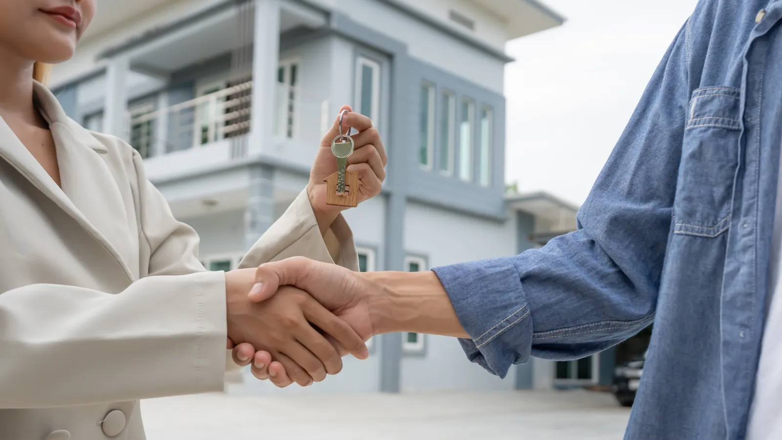 Consider a Local Property Management Company When Renting a Home Sight Unseen