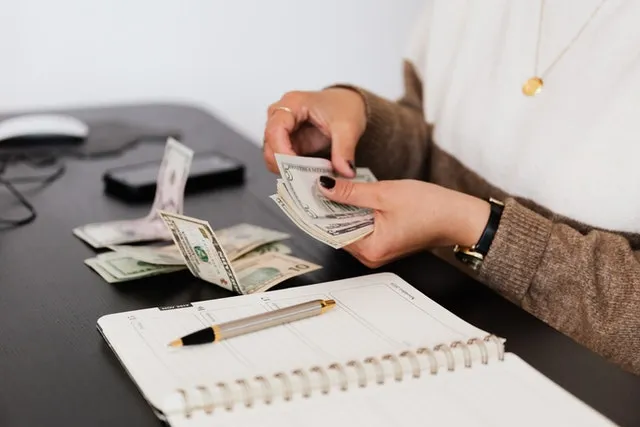 Security Deposits Transfer to the New Owner When a Florida Rental Property Is Sold