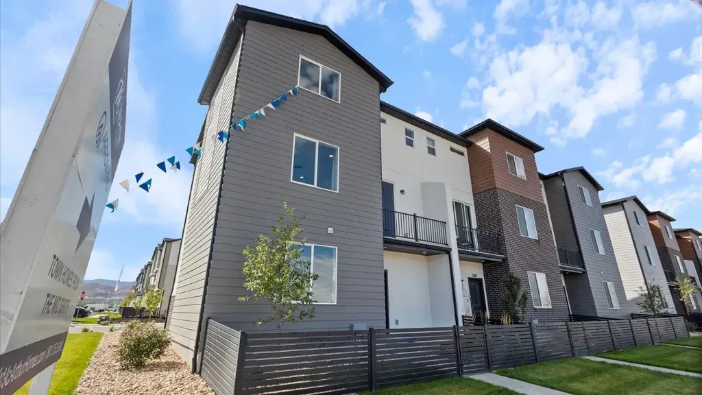 Downsizing Into a Townhouse: Making the Switch From a Larger Home
