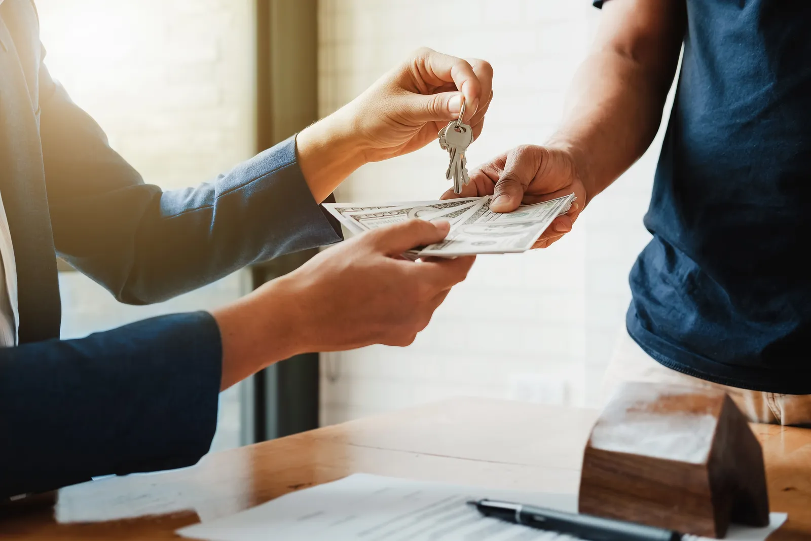 Month-to-Month Tenancies May Be Different After a Property Sale in Florida