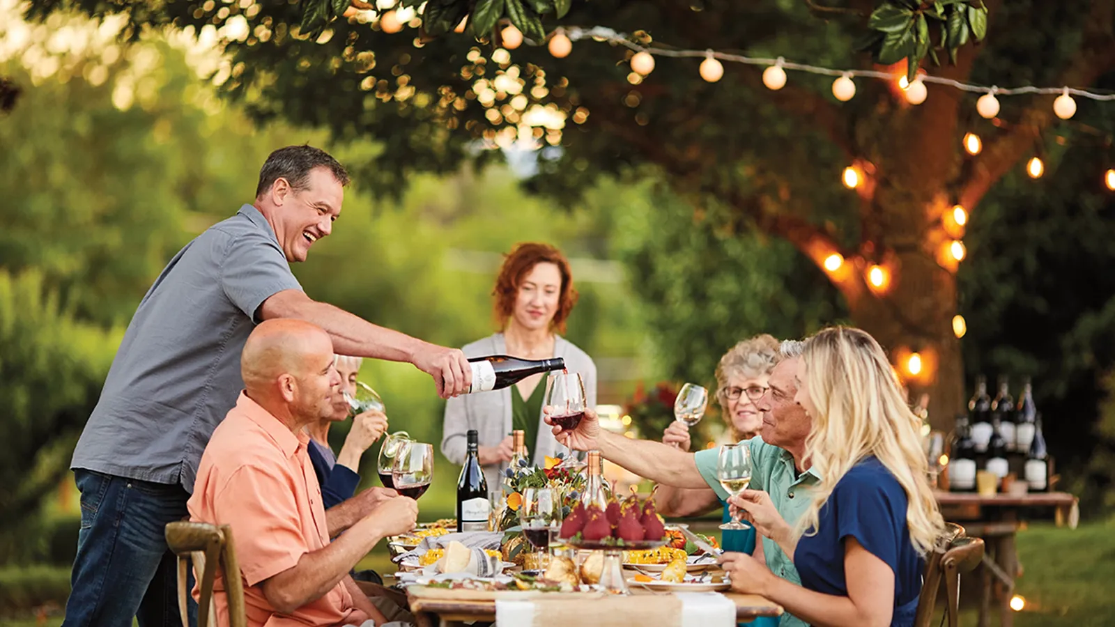 How to Throw a Backyard Party in a Rental Home