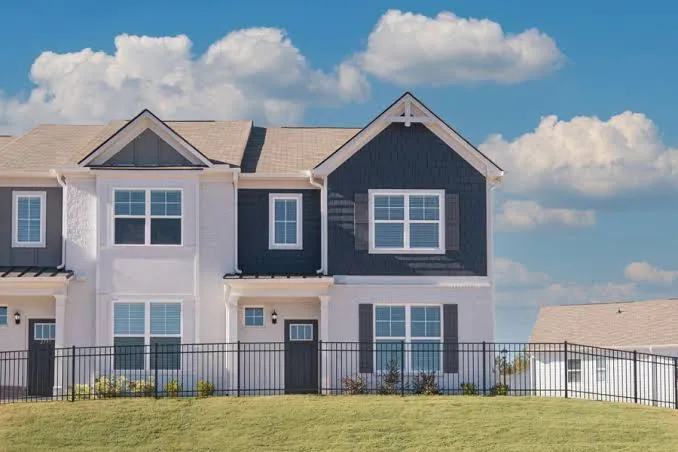 Townhouse vs Single Family Rental: Which Is Better in Palm Coast and Deerfield Beach?