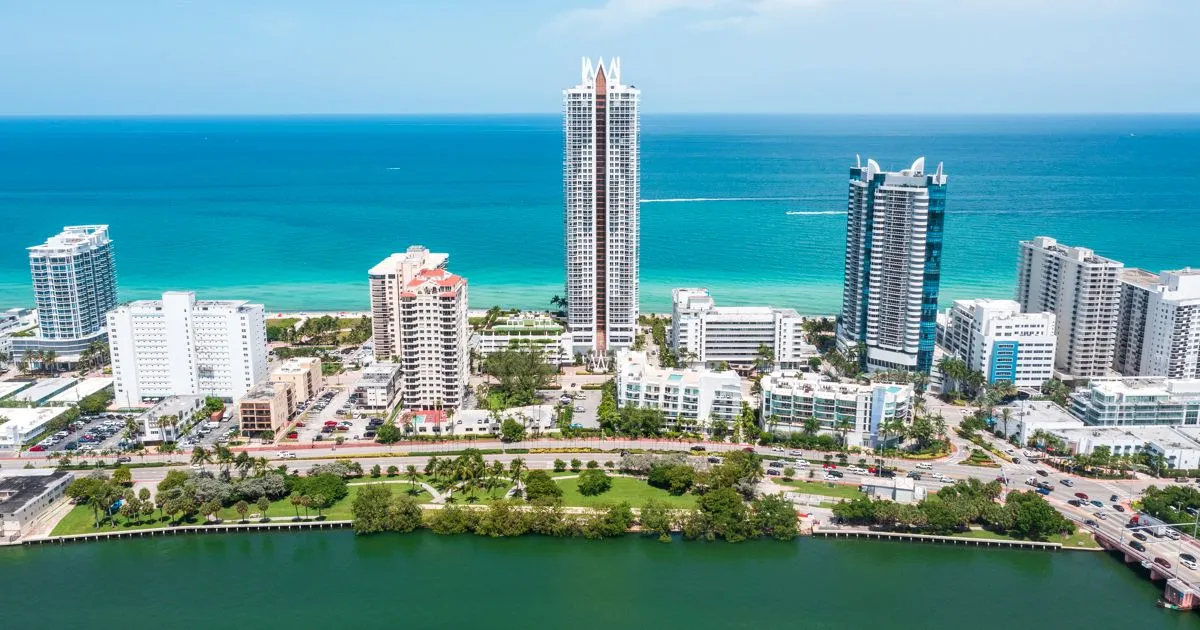 Climate & Environmental Adaptation: How Florida’s Architecture Learns from Nature