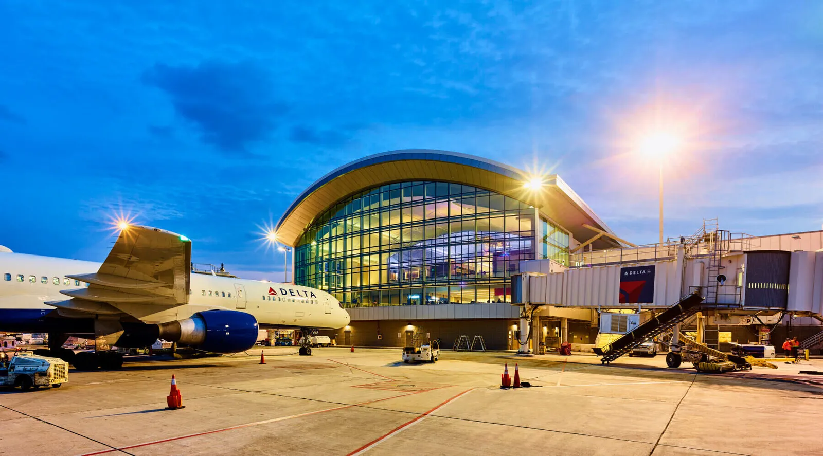Fort Lauderdale–Hollywood International Airport (FLL)