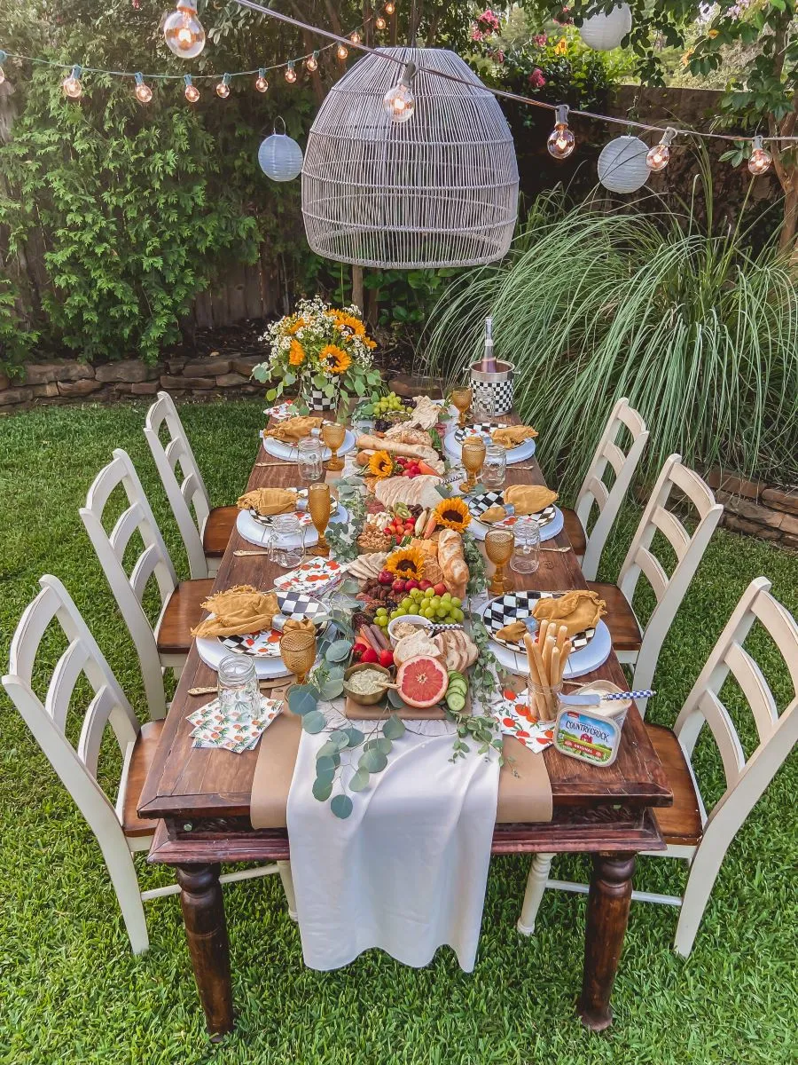 Go Easy on the Décor: Stylish, Safe Decorating for Rental Backyard Parties