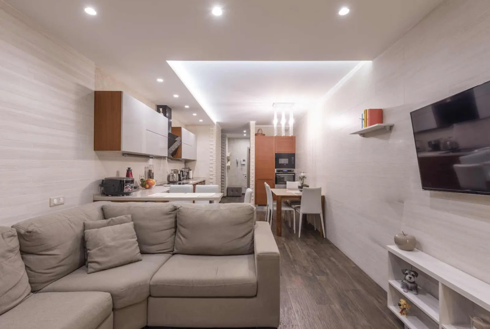 Furniture Resale Value: What Renters Should Consider Before Choosing a Studio or One-Bedroom