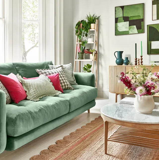 Seasonal Styling Tips for Renters: Spring & Summer in the Sun