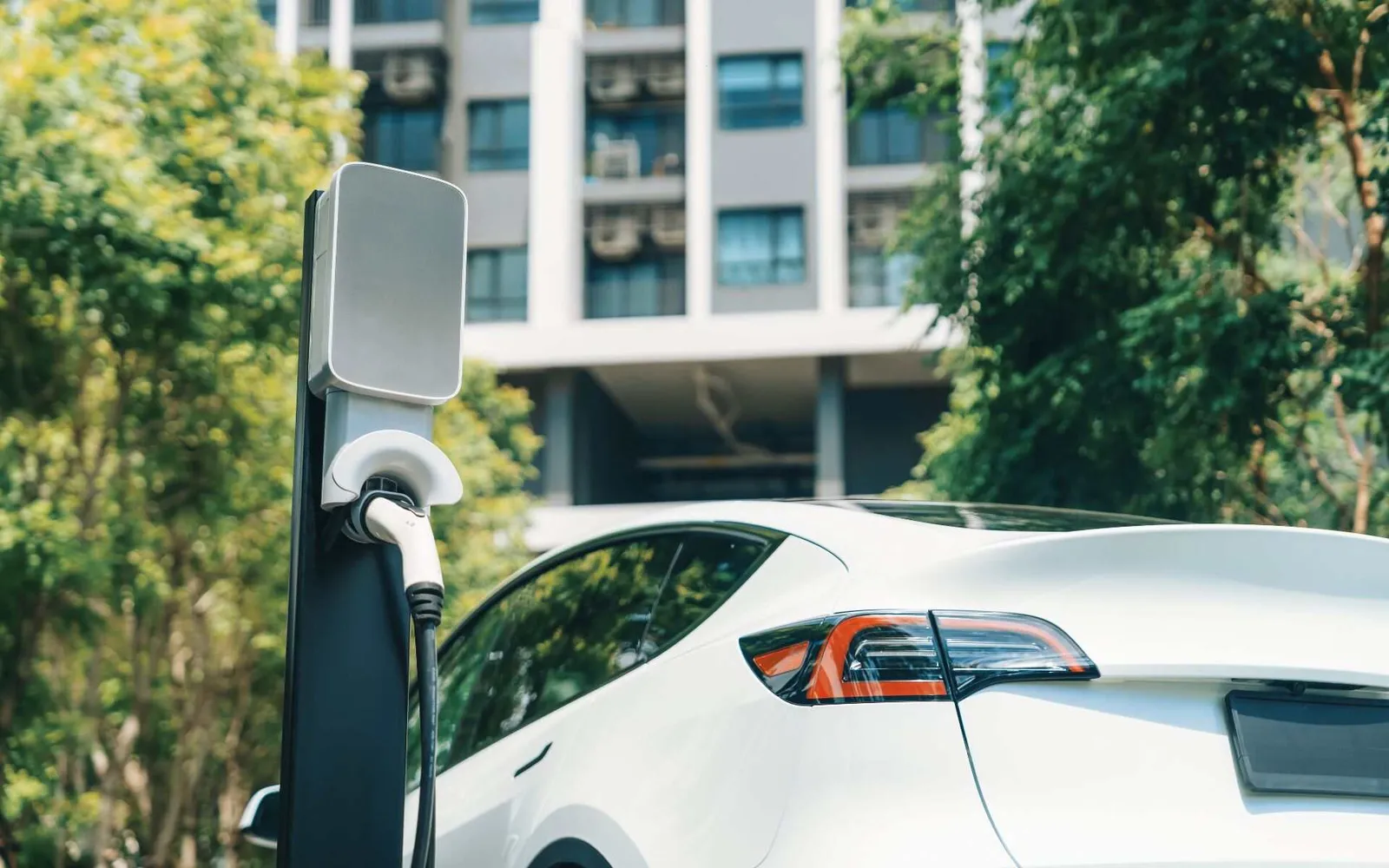 EV Charging as a Renter in a Florida Condo: What You Can and Cannot Do
