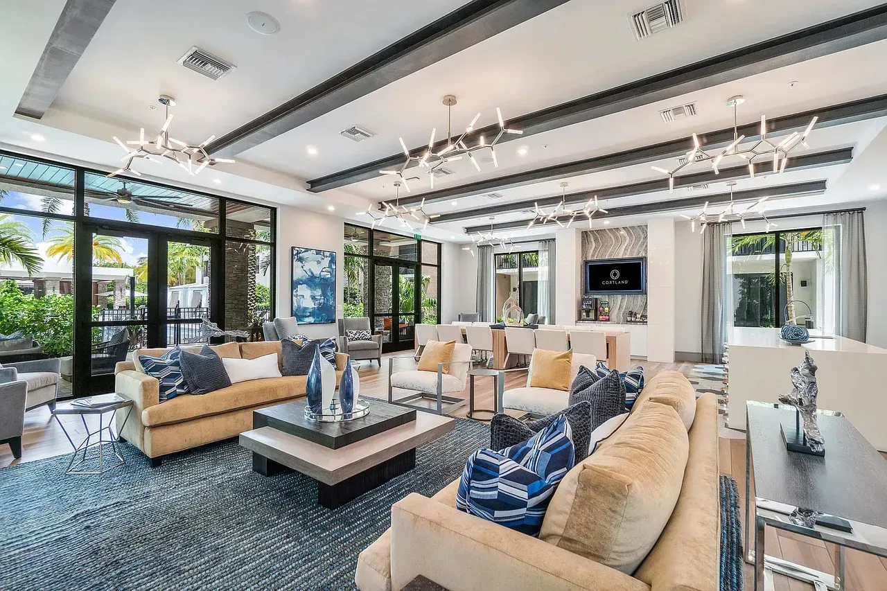 Deerfield Beach: Coastal Living with Urban Access