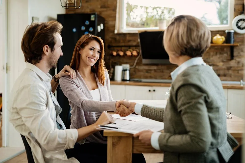 ease renewal works: when to ask, how much notice to give, and what to negotiate
