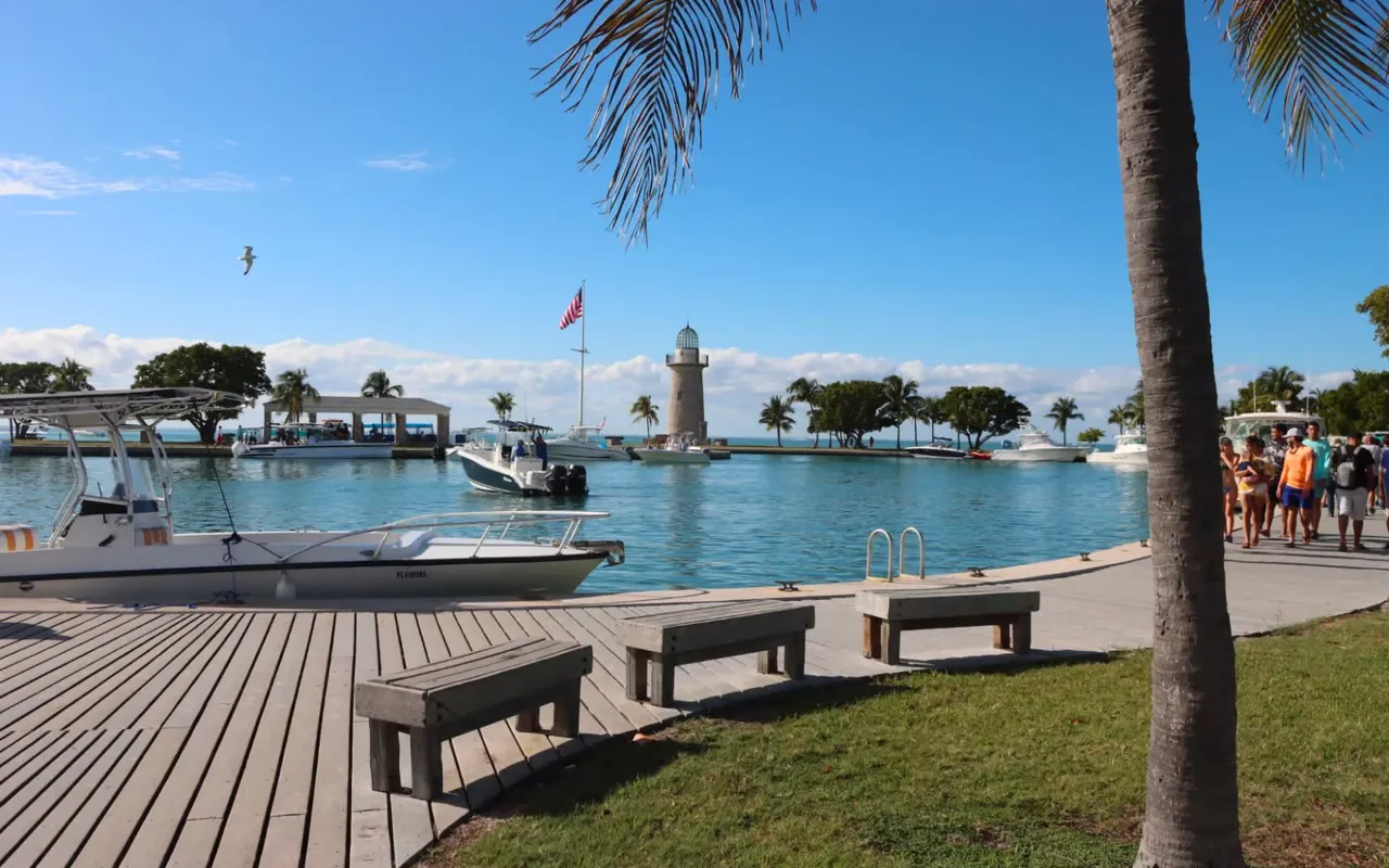 thousands of snowbirds flock to Boca Raton,