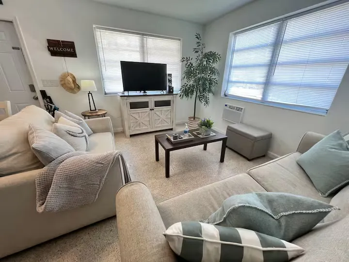 Comfort Meets Coastal Charm: Renting in Deerfield Beach