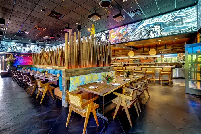 Kapow Noodle Bar: Cocktails & Late-Night Vibes at Mizner Park
