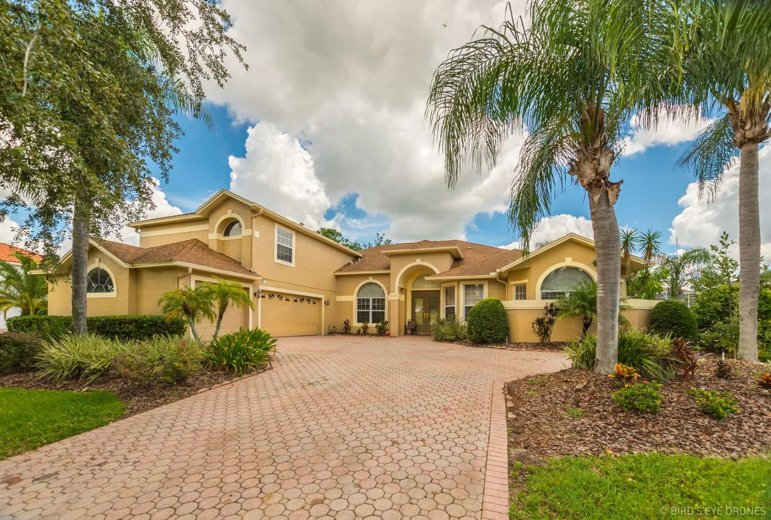 Before You Rent Your First Home in Florida: 7 Things People Learn the Hard Way