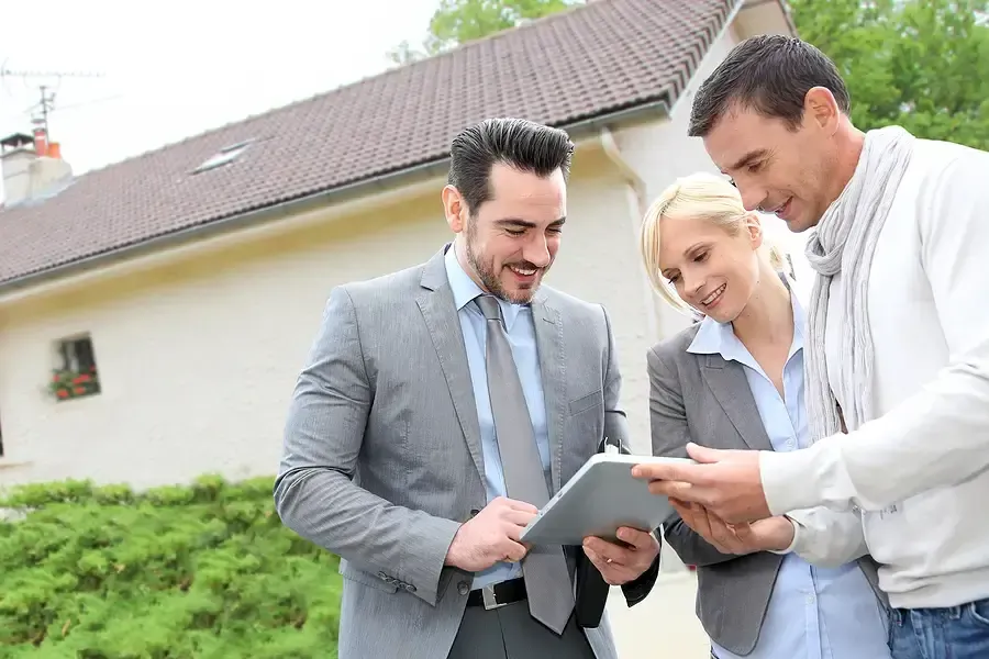 What Happens to Your Lease When Your Landlord Sells the Property in Florida