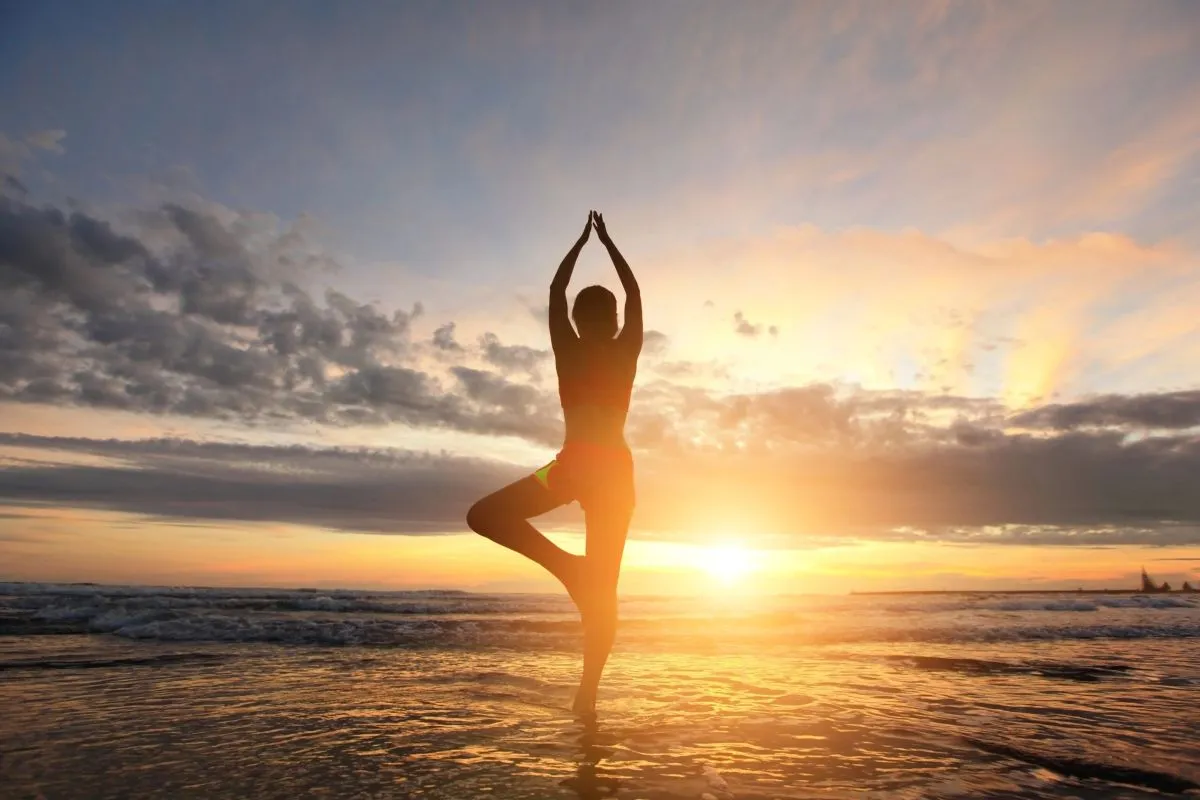 Evenings by the Water: Wind-Down Rituals that Slow the Pace