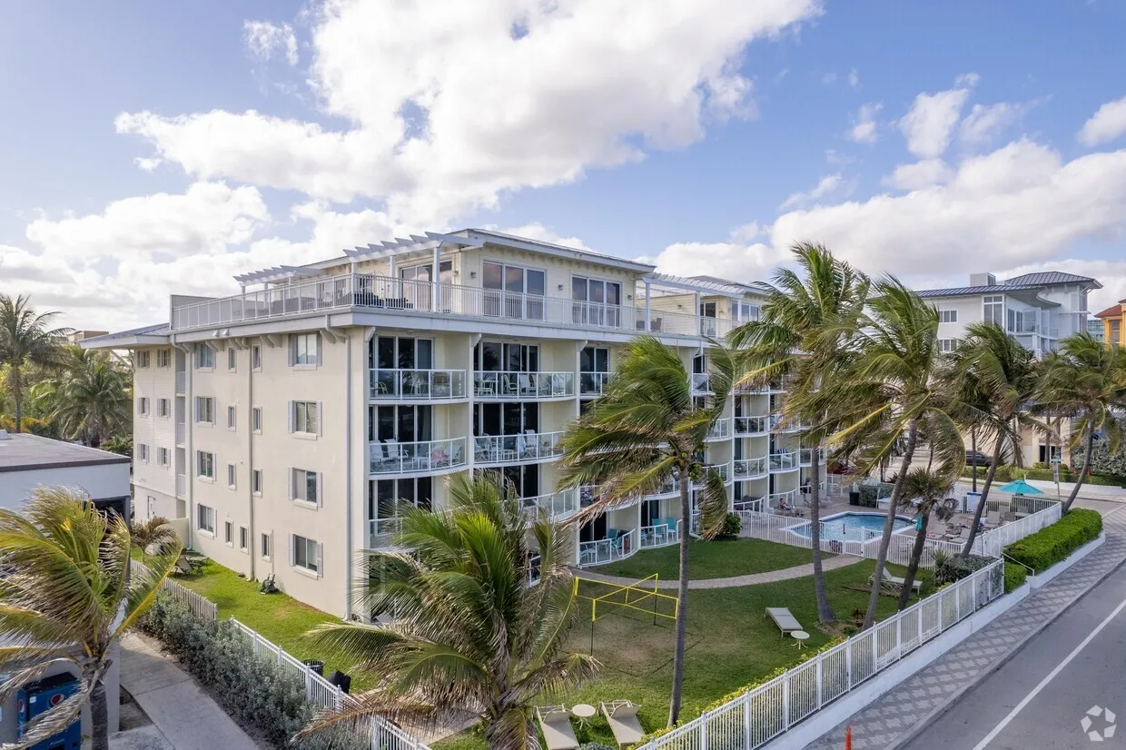 Ocean club at Deerfield Beach