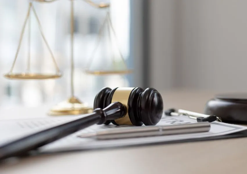 Florida Law Says About Landlord / Condo Association Responsibilities & Tenant Rights