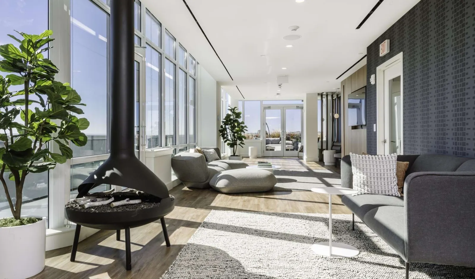 Should Rent a Studio? Finding the Right Fit for Your Lifestyle