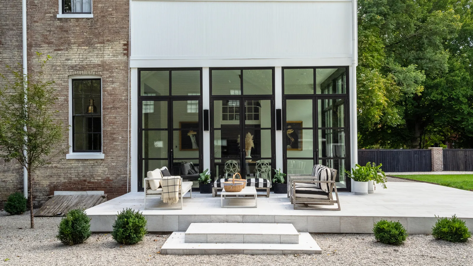 Embrace Indoor-Outdoor Living