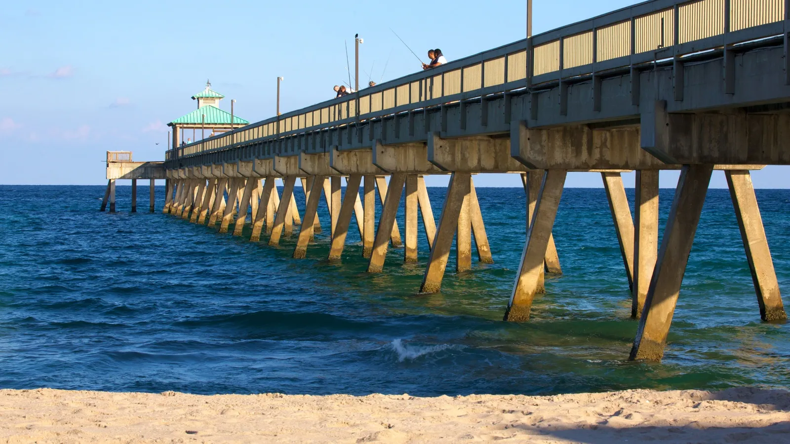 A renter's guide to Deerfield Beach: the pier, Quiet Waters Park, the Arboretum, and the Cove