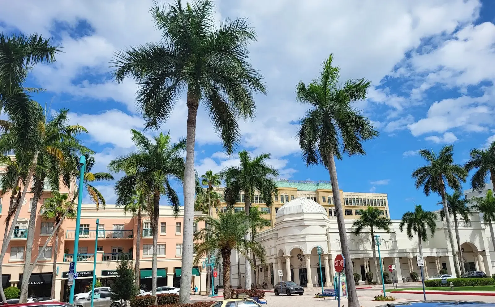 Where People Actually Live in Boca Raton: Quiet Streets, Trees, and Good Coffee Nearby