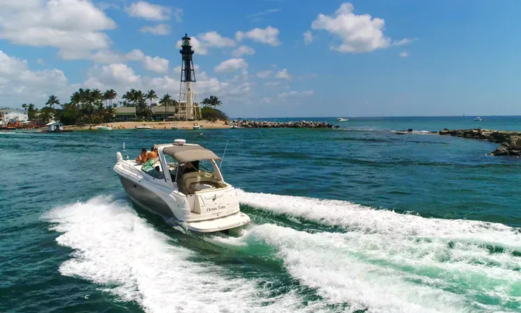 Boaters in Deerfield Beach