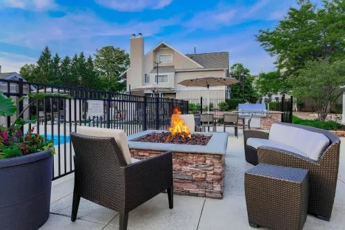 residents a unique blend of tranquil Deerfield