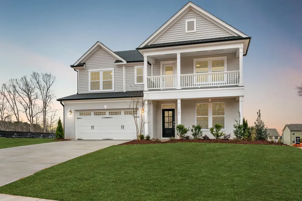 single home with yard